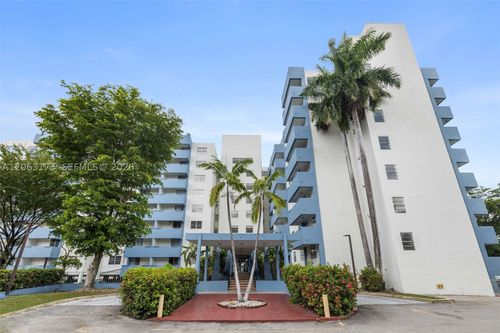 211-5050 Nw 7th St, Miami, FL, 33126-3419 | Card Image
