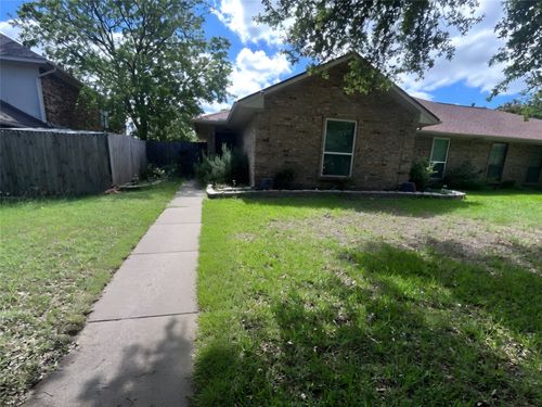 1613 Crescent Ln, Duncanville, TX, 75137-3626 | Card Image