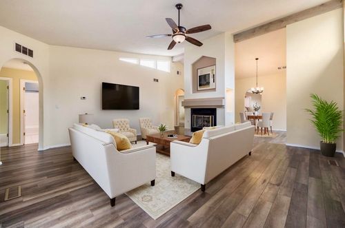 10800 Malaguena Ln Ne, Albuquerque, NM, 87111-6820 | Card Image