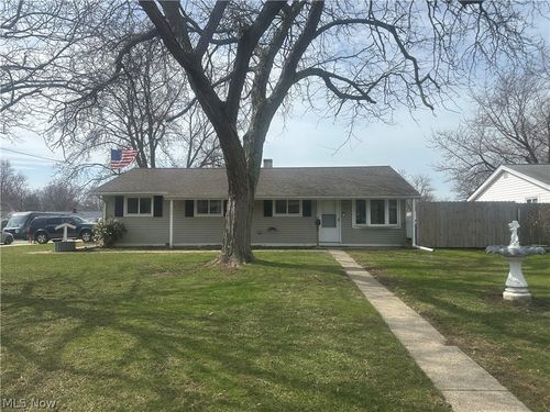 6040 Reynolds Rd, Mentor on the Lake, OH, 44060-3036 | Card Image