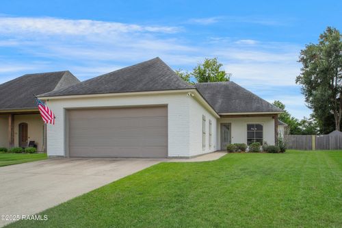104 Beauchamp Ln, Lafayette, LA, 70506-9261 | Card Image