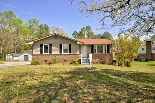 611 Needmore Rd, Clarksville, TN, 37040-5920 | Card Image