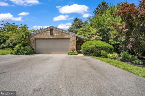 8 Mayfield Rd, Mechanicsburg, PA, 17055-5627 | Card Image