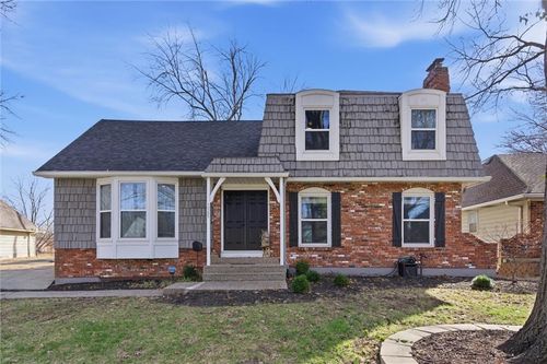 10205 W 97th Ter, Overland Park, KS, 66212-5235 | Card Image