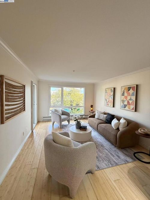 apt-303-15956 E 14th St, Ashland, CA, 94578-3049 | Card Image