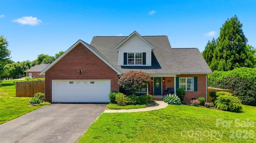 4005 Brickfield St, Hickory, NC, 28602-9549 | Card Image
