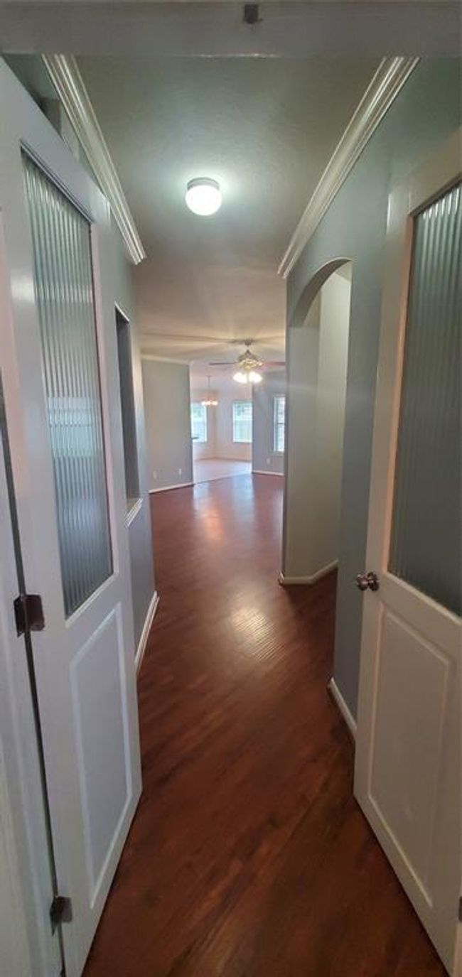 Entry into Family Room | Image 8