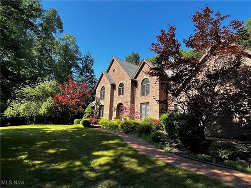 5170 Black Rd, Brecksville, OH, 44141-4010 | Card Image