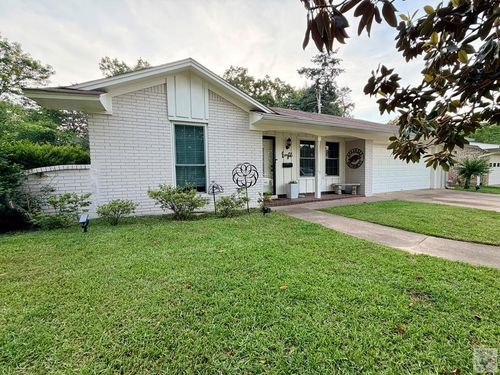 8 Holloway Pl, Texarkana, TX, 75503-3512 | Card Image