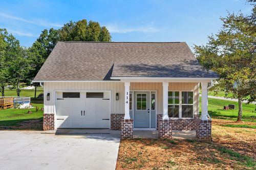 114 Honeysuckle Ln, Sparta, TN, 38583-4798 | Card Image
