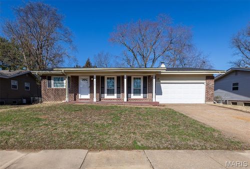 4421 Rhine Dr, Florissant, MO, 63033-7023 | Card Image