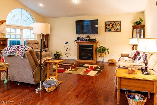 42 Turnberry Ln, Condo with 3 bedrooms, 2 bathrooms and null parking in Parkersburg WV | Image 8