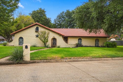 2201 Scarlet Lane, Grand Prairie, TX, 75050 | Card Image