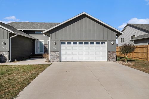 1604 E 69th St N Street N, Sioux Falls, SD, 57104 | Card Image