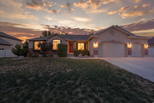 319 E 2300 S, Kaysville, UT, 84037-9666 | Card Image