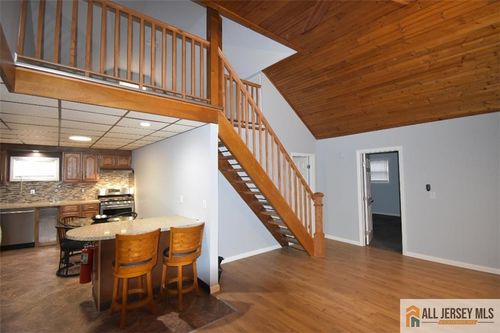 e-99 Main St, Sayreville, NJ, 08872-1676 | Card Image