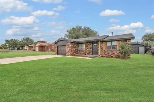 1712 N 4th St, Sayre, OK, 73662-1142 | Card Image