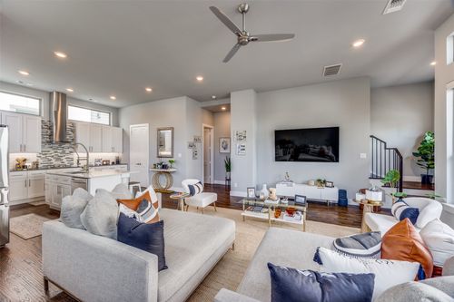 101-4222 Roseland Ave, Dallas, TX, 75204-4448 | Card Image