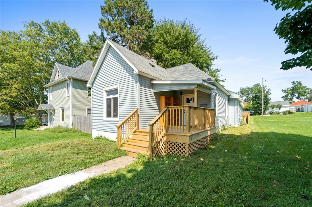 Summit St, Marshalltown, IA 50158