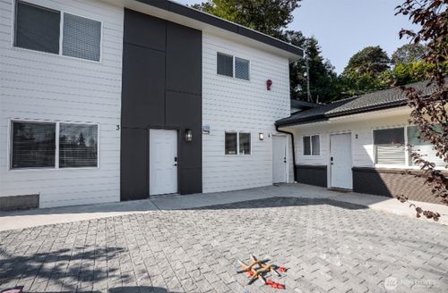 apt-3-10009 Des Moines Memorial Dr S, Tukwila, WA, 98168-1695 | Card Image