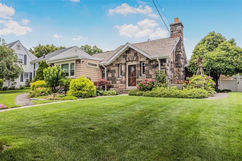429 Park Ave, Yonkers, NY, 10703-2121 | Card Image