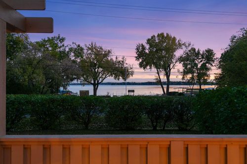 2615 Lake Ave, White Bear Tp, MN, 55110-2458 | Card Image