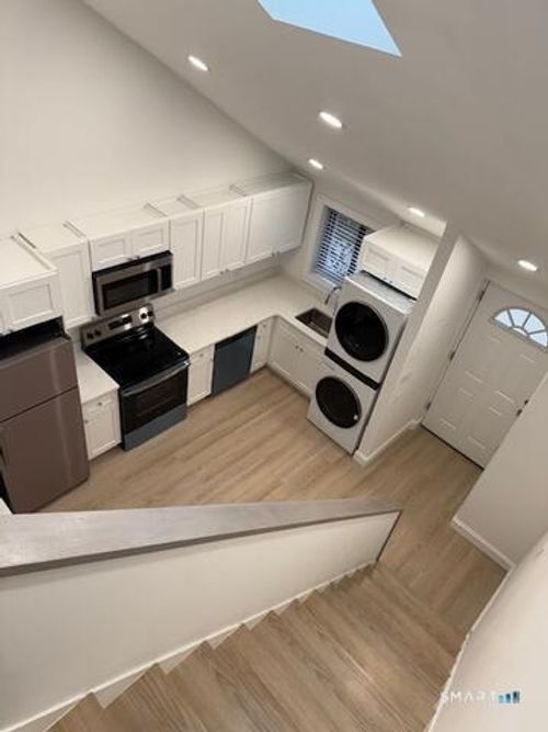 o-38b Putnam Green, Greenwich, CT, 06830 | Card Image