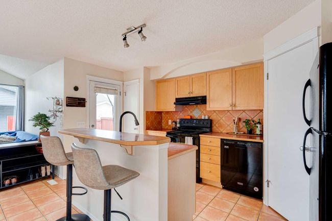 356 Prestwick Heights Se, House other with 4 bedrooms, 3 bathrooms and 2 parking in Calgary AB | Image 9