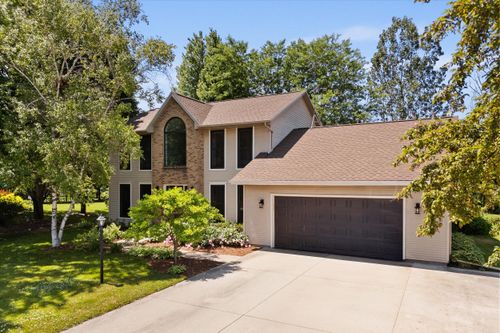 3912 Pineview Ct, Sheboygan, WI, 53083-2063 | Card Image