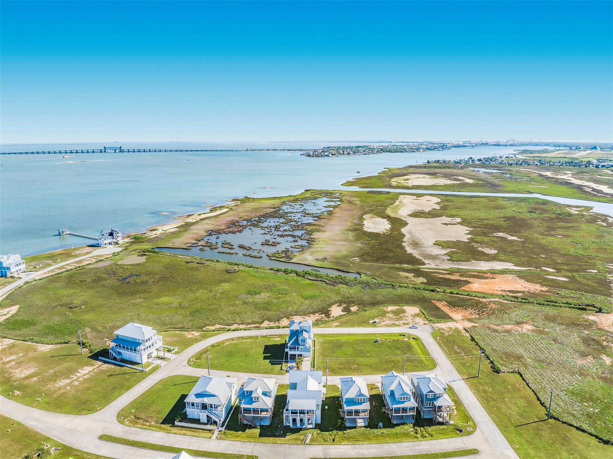 1626 Brown Pelican Bnd, Galveston, TX 77554