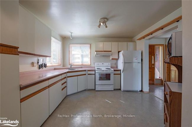 1070 Glamorgan Rd, House other with 3 bedrooms, 2 bathrooms and 4 parking in Gooderham ON | Image 6