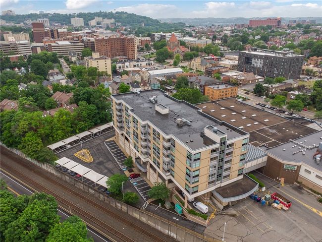 APT-306 - 5570 Centre Ave, Condo with 2 bedrooms, 2 bathrooms and 2 parking in Shadyside PA | Image 39