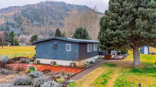 213 Davis Ave, Brewster, WA, 98812-9650 | Card Image