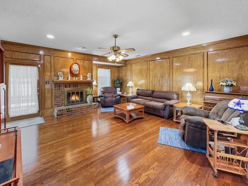 302 Apollo Rd, Garland, TX, 75040-3546 | Card Image