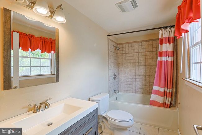 83 Toledo Ln, House other with 2 bedrooms, 3 bathrooms and null parking in Willingboro NJ | Image 9