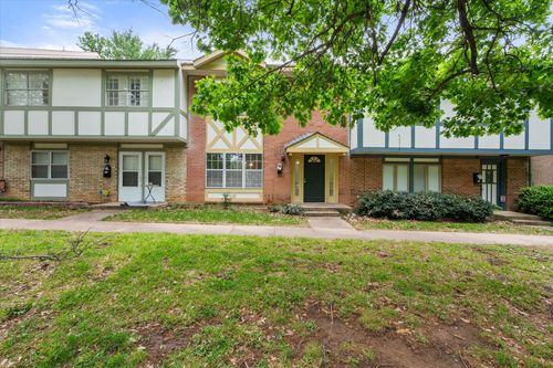 376 Westview Ter, Arlington, TX, 76013-1630 | Card Image