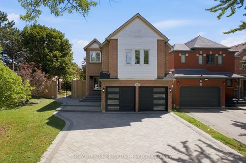 2516 Willowburne Dr, Mississauga, ON, L5M5E9 | Card Image