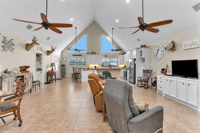 11426 Willis Waukegan Rd, House other with 3 bedrooms, 2 bathrooms and 4 parking in Conroe TX | Image 7