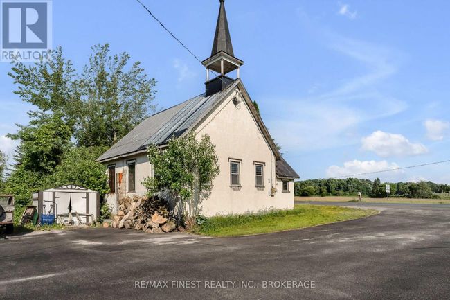 6955 County 2 Road, House other with 4 bedrooms, 2 bathrooms and 8 parking in Loyalist (Lennox and Addington - South) ON | Image 5