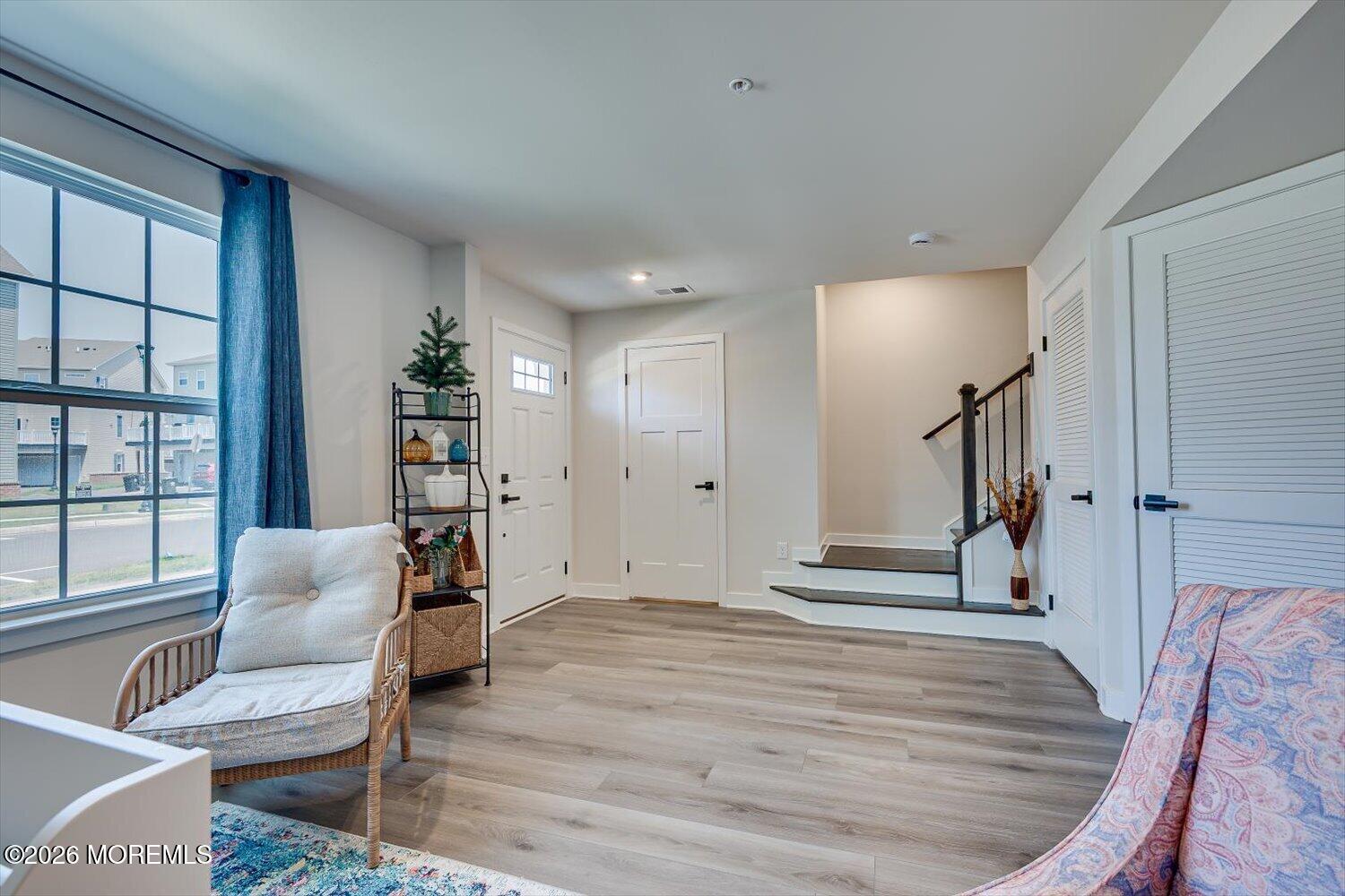 Residential Lease in Cliffwood 4