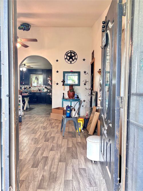 400 S Elliott St, Thorndale, TX, 76577-2817 | Card Image