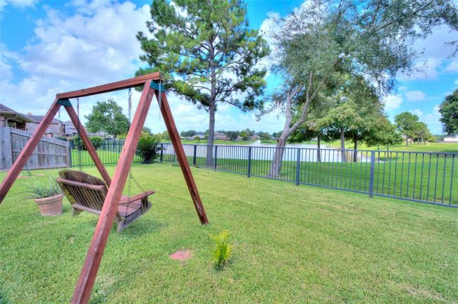 2211 Pearl Bay Ct, House other with 3 bedrooms, 2 bathrooms and 3 parking in Pearland TX | Image 26