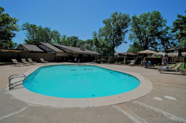 E - 6370 S 80 Th East Ave, Condo with 2 bedrooms, 3 bathrooms and null parking in Tulsa OK | Image 27