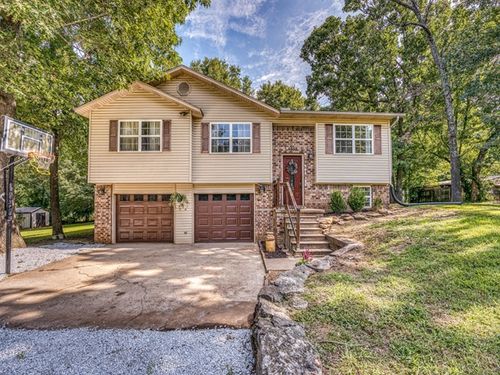 4058 Valley Rd, Harrison, AR, 72601-9352 | Card Image