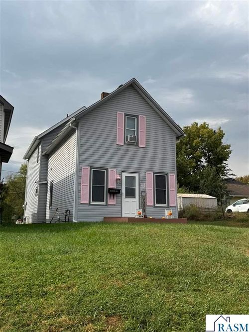 114 Reed St S, Waterville, MN, 56096-1462 | Card Image