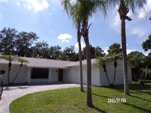881 48th Ave, Vero Beach, FL, 32966-2862 | Card Image