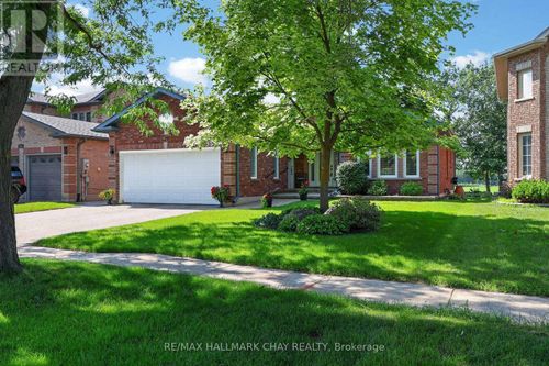 358 Livingstone St W, Barrie, ON, L4N7K7 | Card Image