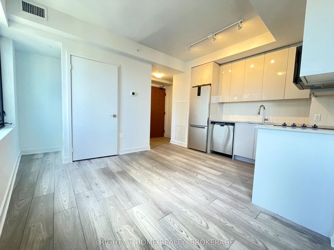 1306 - 2920 Highway 7, Condo with 1 bedrooms, 1 bathrooms and null parking in Vaughan ON | Image 20
