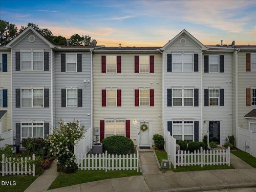 8610 Neuse Landing Ln, Raleigh, NC, 27616-9038 | Card Image
