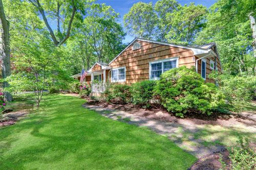 44 Mud Rd, Setauket, NY, 11733-2233 | Card Image